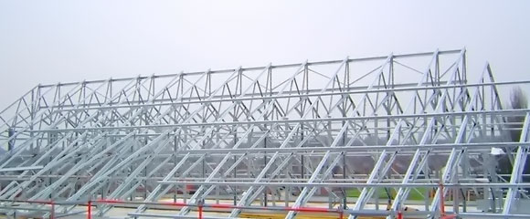 Construir cobertura metálica