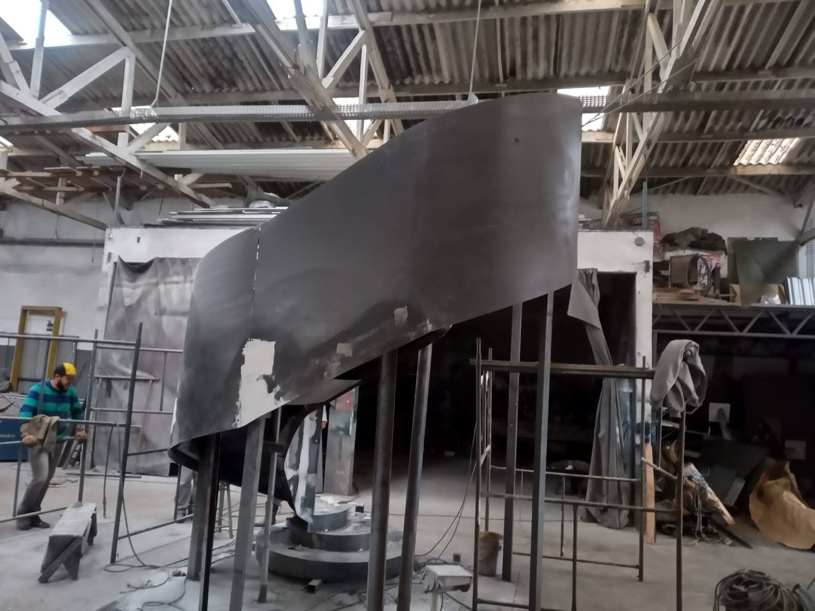 Escada Caracol Metálica Moderna - Acompanhamento Foto 4