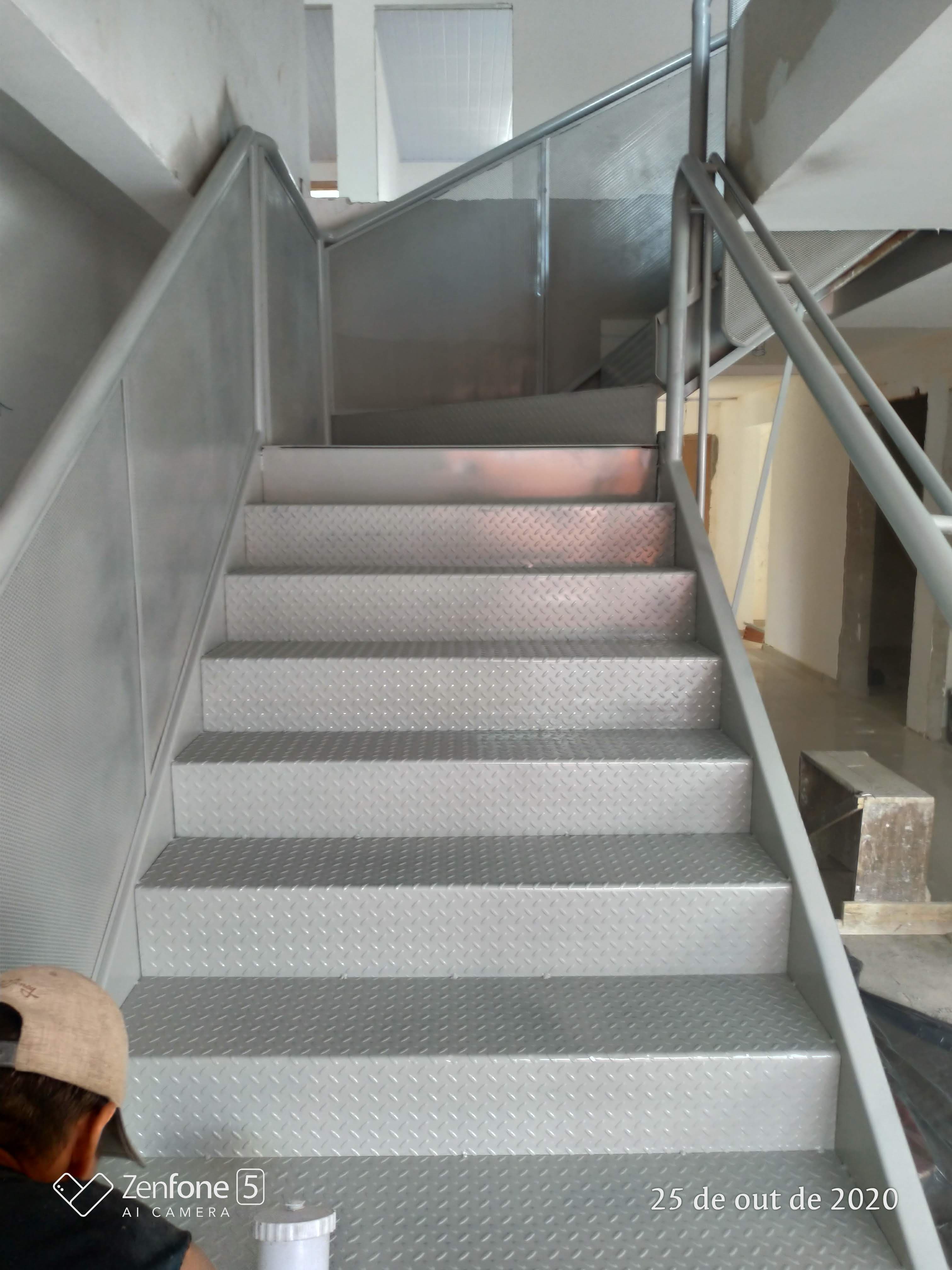 Escadas Metálicas Industriais NR-12 e AVCB - Acompanhamento Foto 18