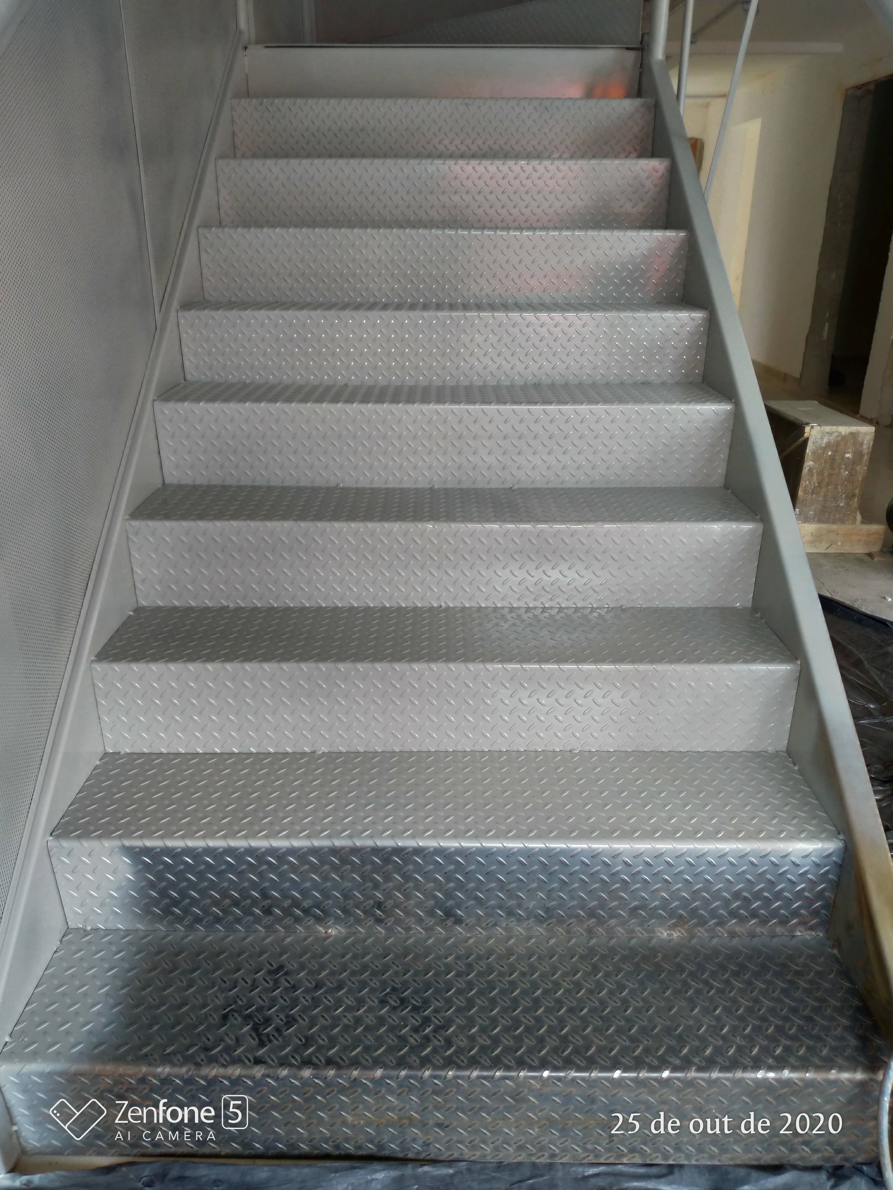 Escadas Metálicas Industriais NR-12 e AVCB - Acompanhamento Foto 20