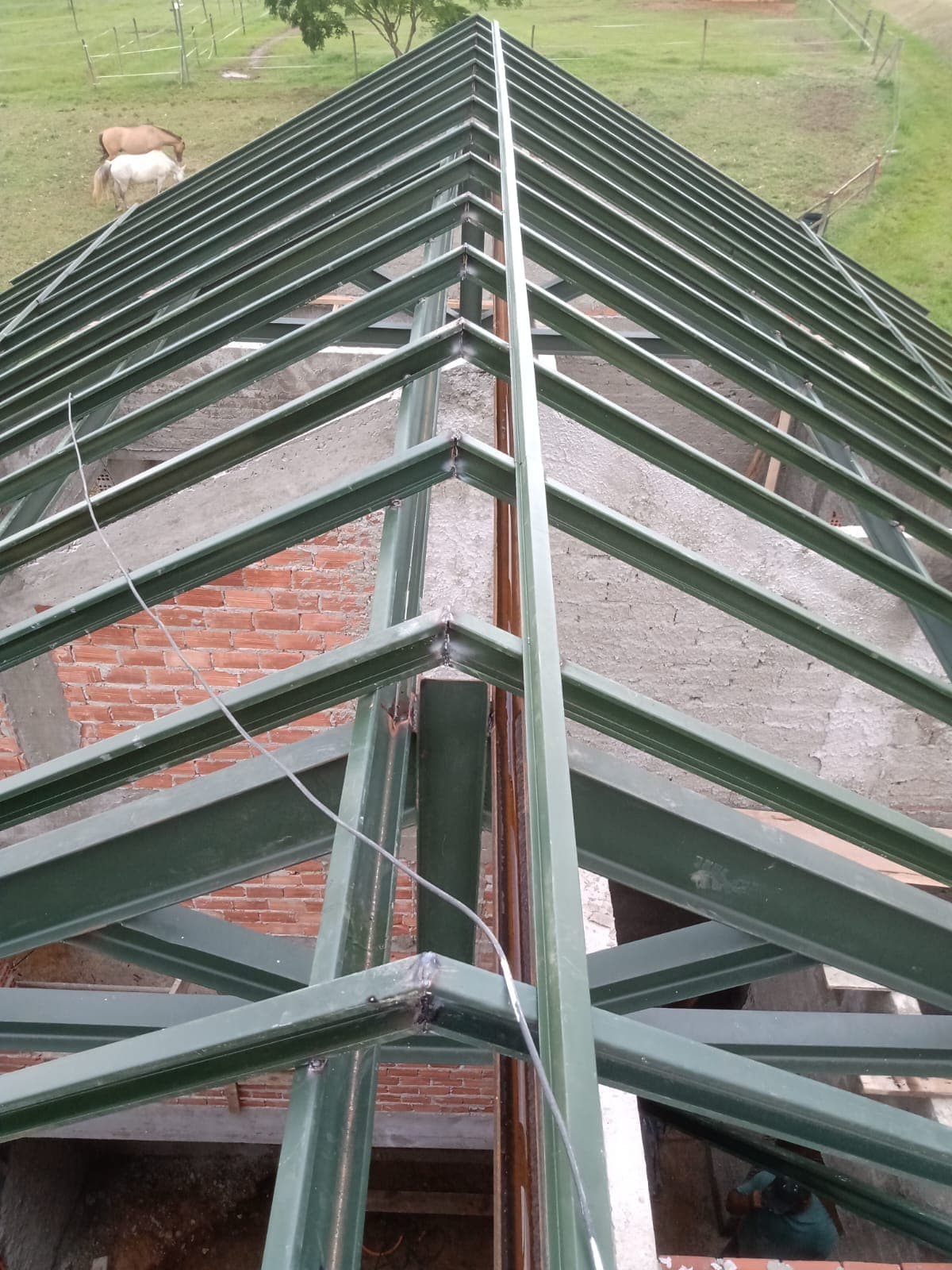 Montagem Pesada de Cobertura Metálica com Guindaste e Plataformas - Acompanhamento Foto 2