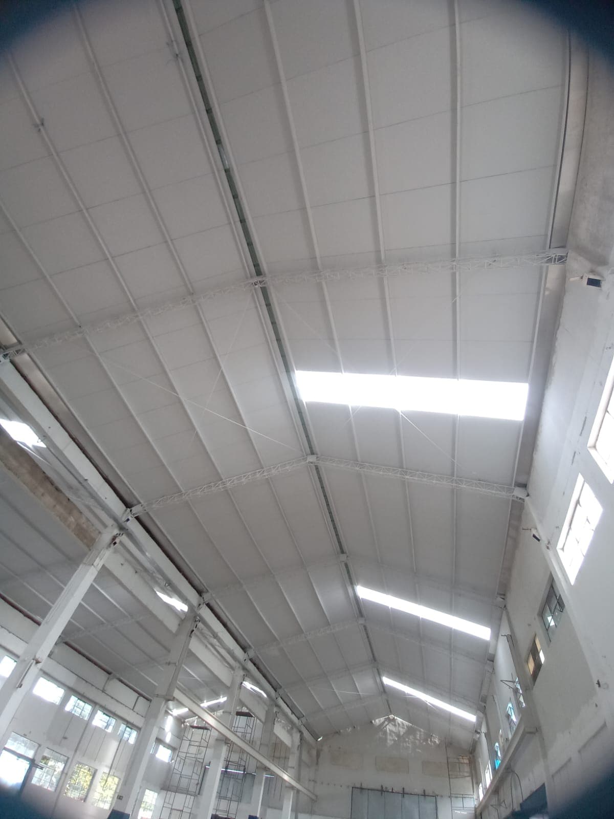 Montagem Pesada de Cobertura Metálica com Guindaste e Plataformas - Acompanhamento Foto 8