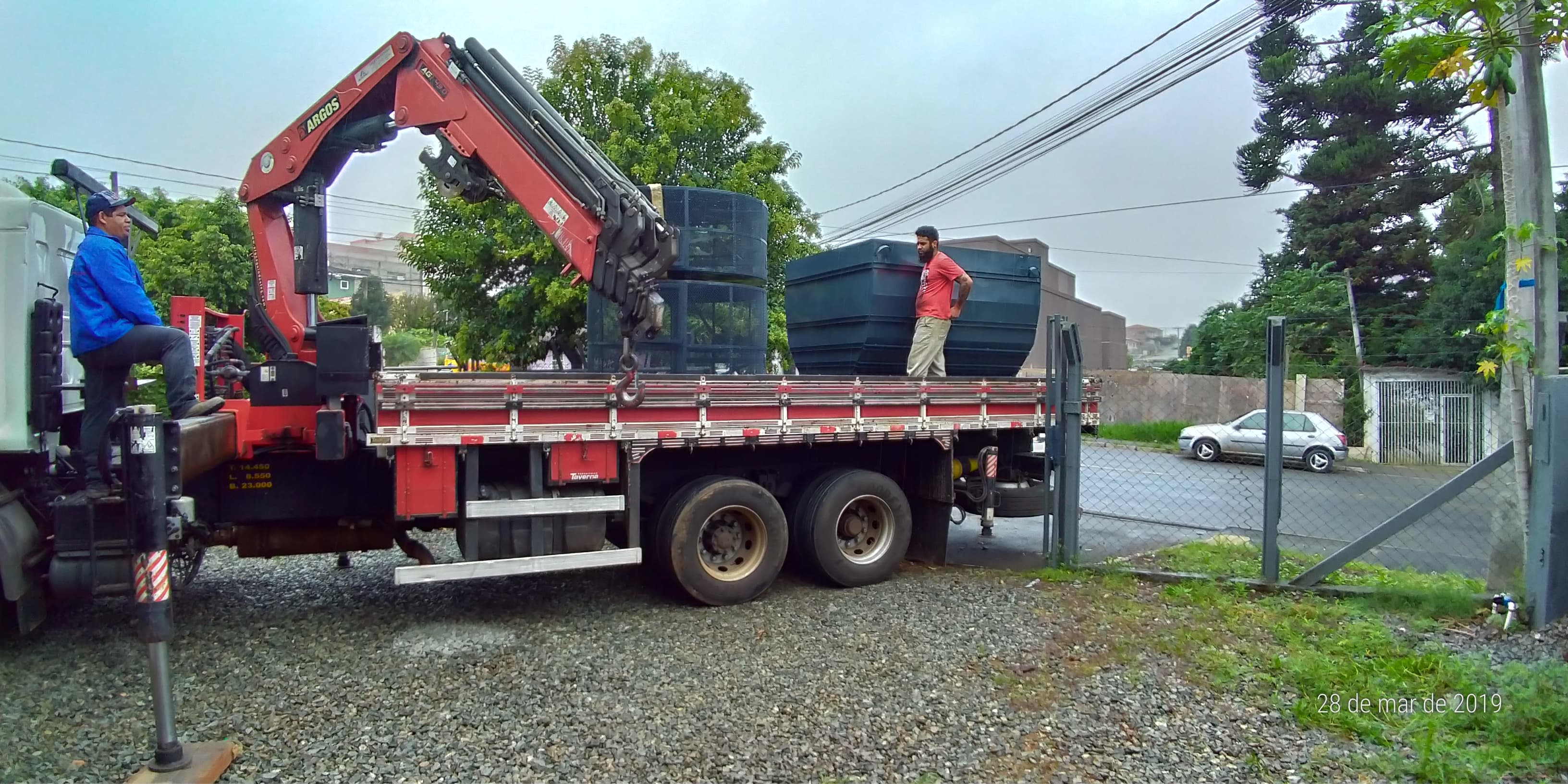 Logística Especializada: Transporte e Ereção Munck de Aço Peso