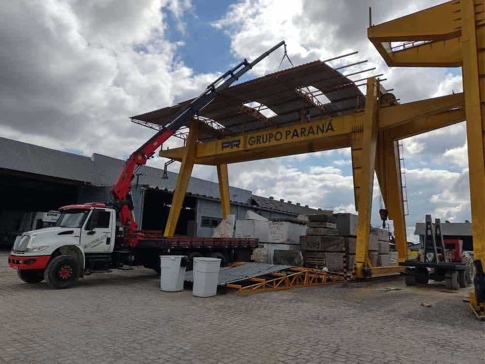 Instalação de Galpão Metálico Logístico com Caminhão Munck - Acompanhamento Foto 3