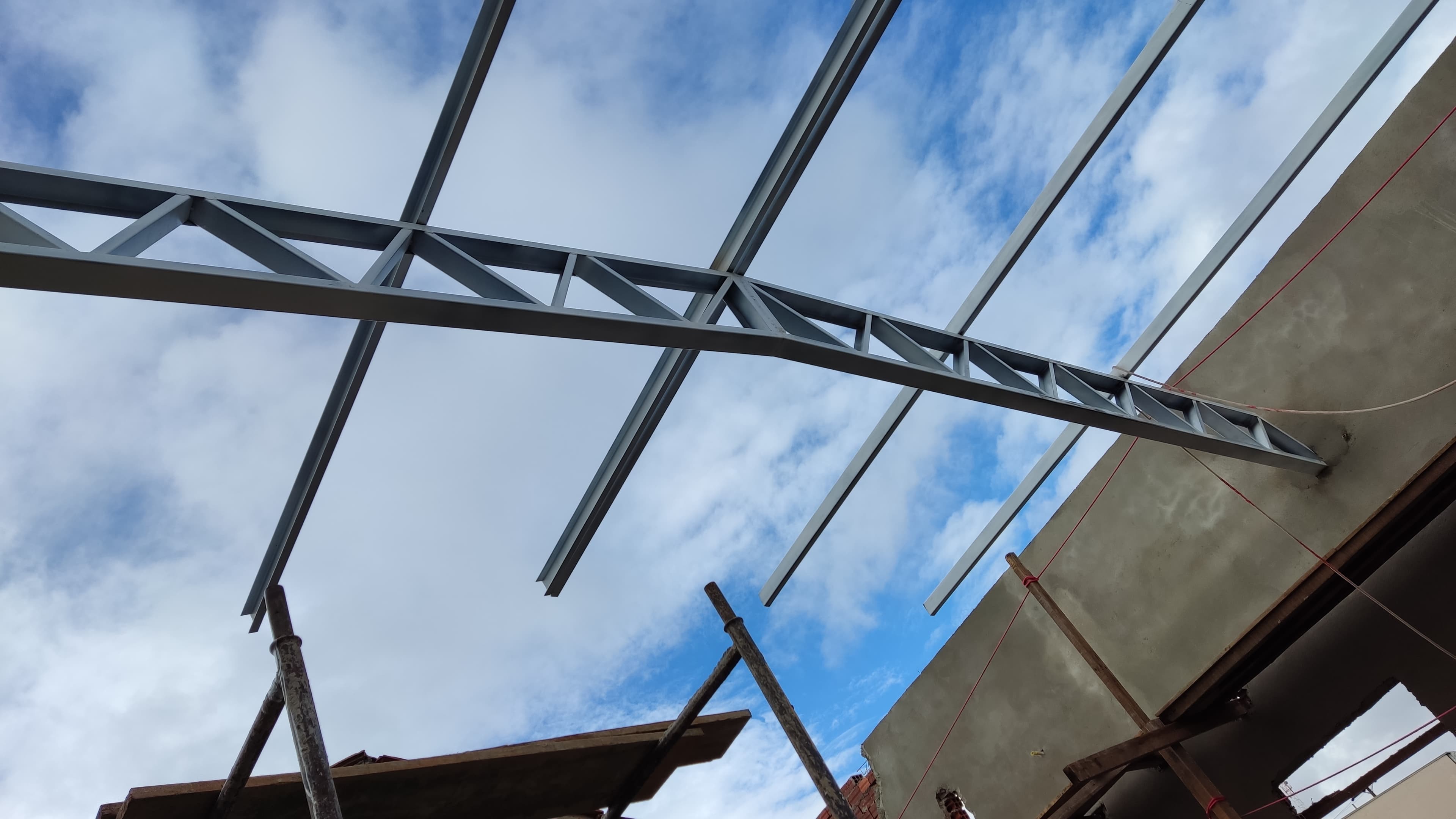 Montagem de Estrutura Metálica Mestra para Fábricas Indústrias - Acompanhamento Foto 2