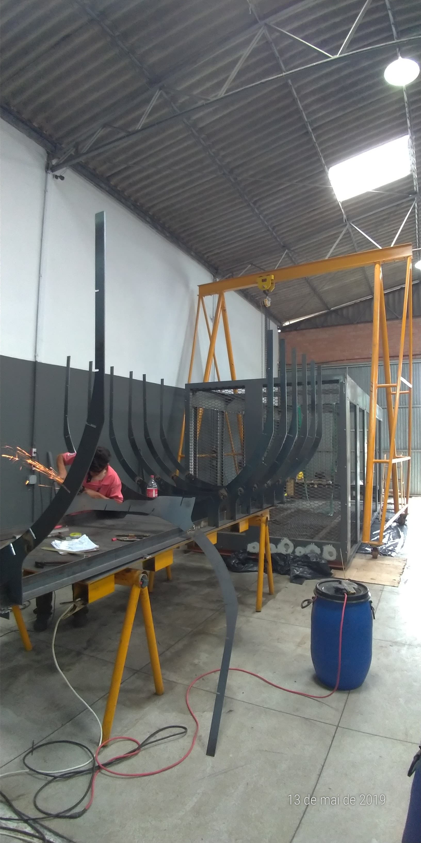 Logística Especializada: Transporte e Ereção Munck de Aço Peso - Acompanhamento Foto 10