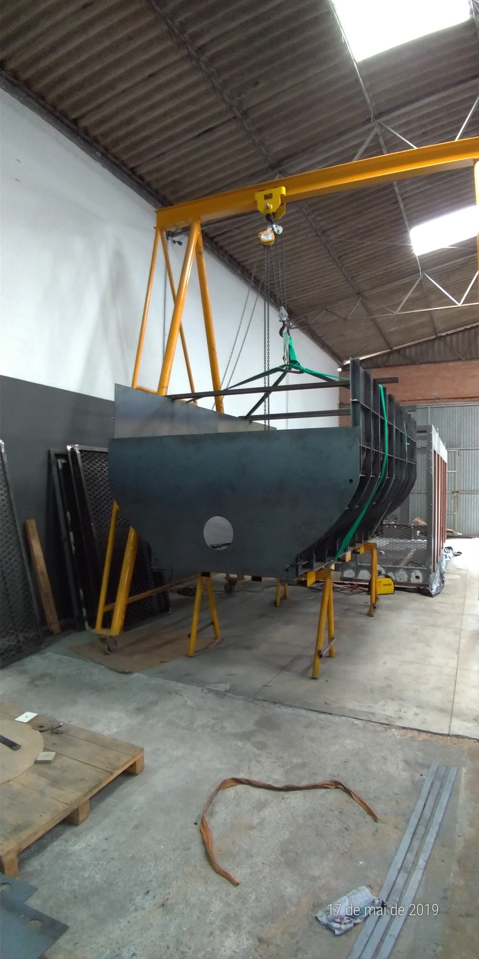 Logística Especializada: Transporte e Ereção Munck de Aço Peso - Acompanhamento Foto 12