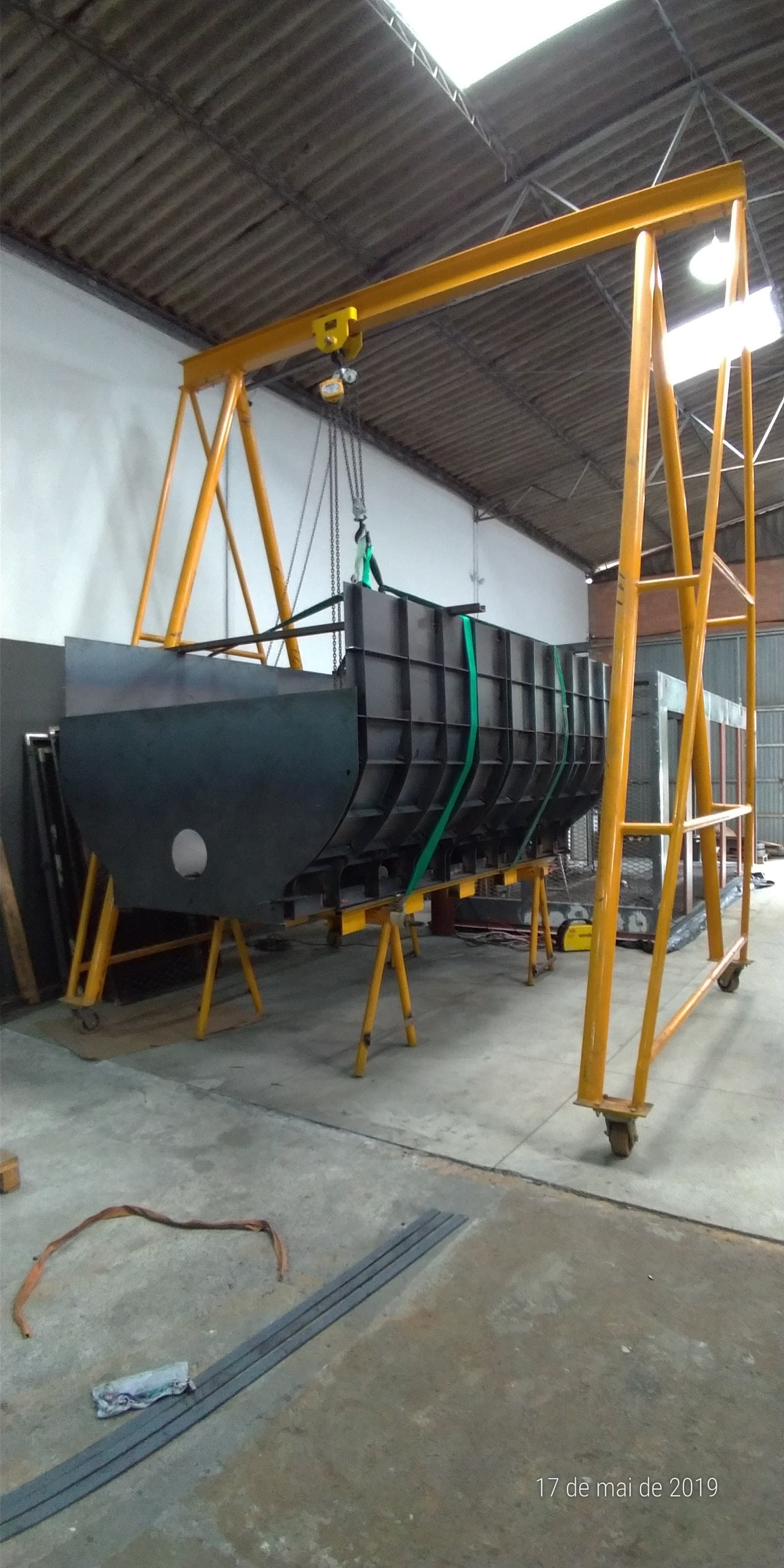 Logística Especializada: Transporte e Ereção Munck de Aço Peso - Acompanhamento Foto 13