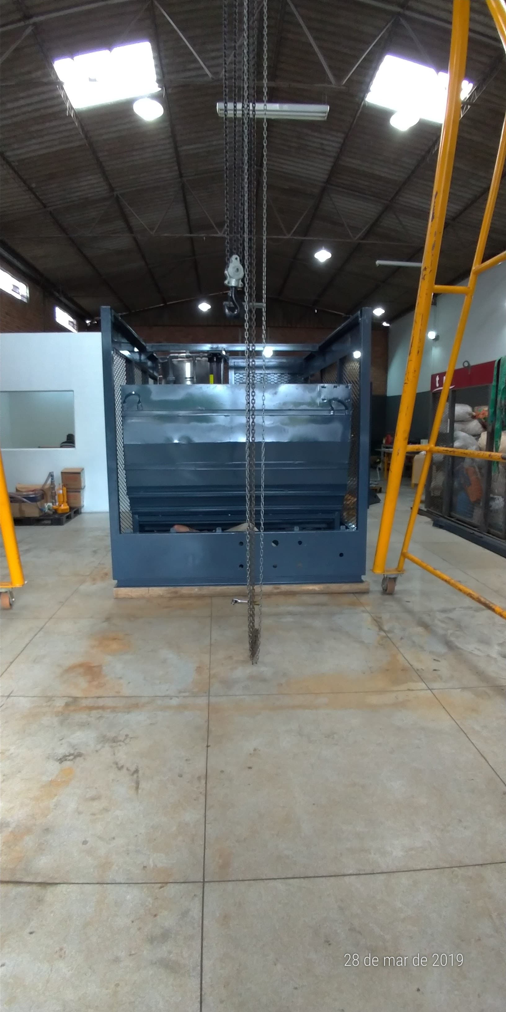 Logística Especializada: Transporte e Ereção Munck de Aço Peso - Acompanhamento Foto 3